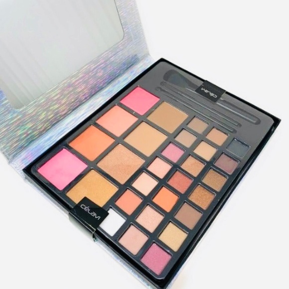 Celavi Runway Beauty High Impact Color. Free gift - Picture 5 of 7